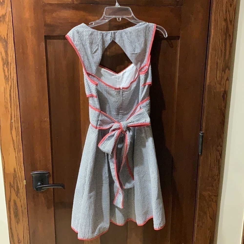 Estey grey and white striped seersucker dress, Small - Picture 4 of 4